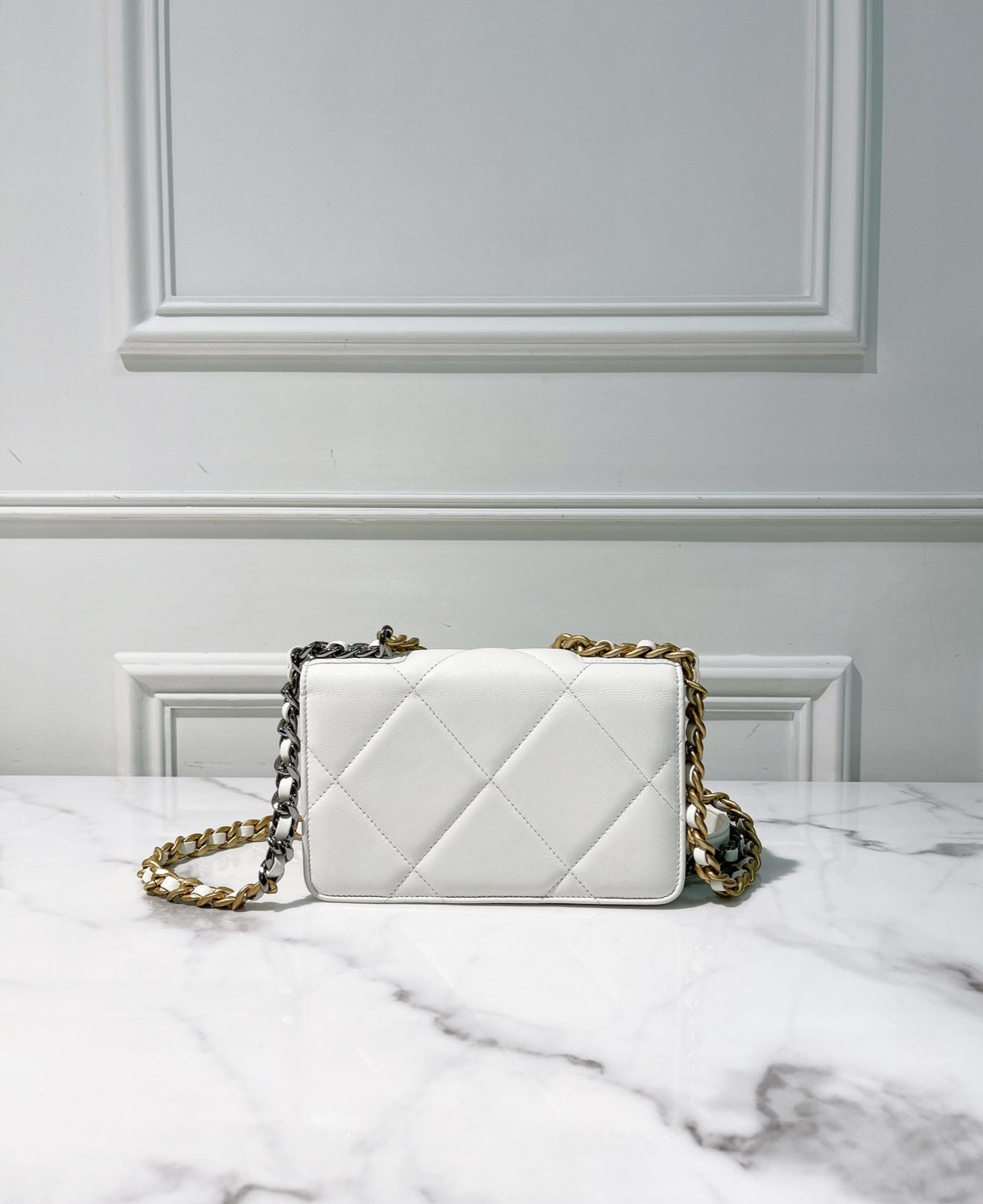 Chanel 19 wallet on chain white/gold