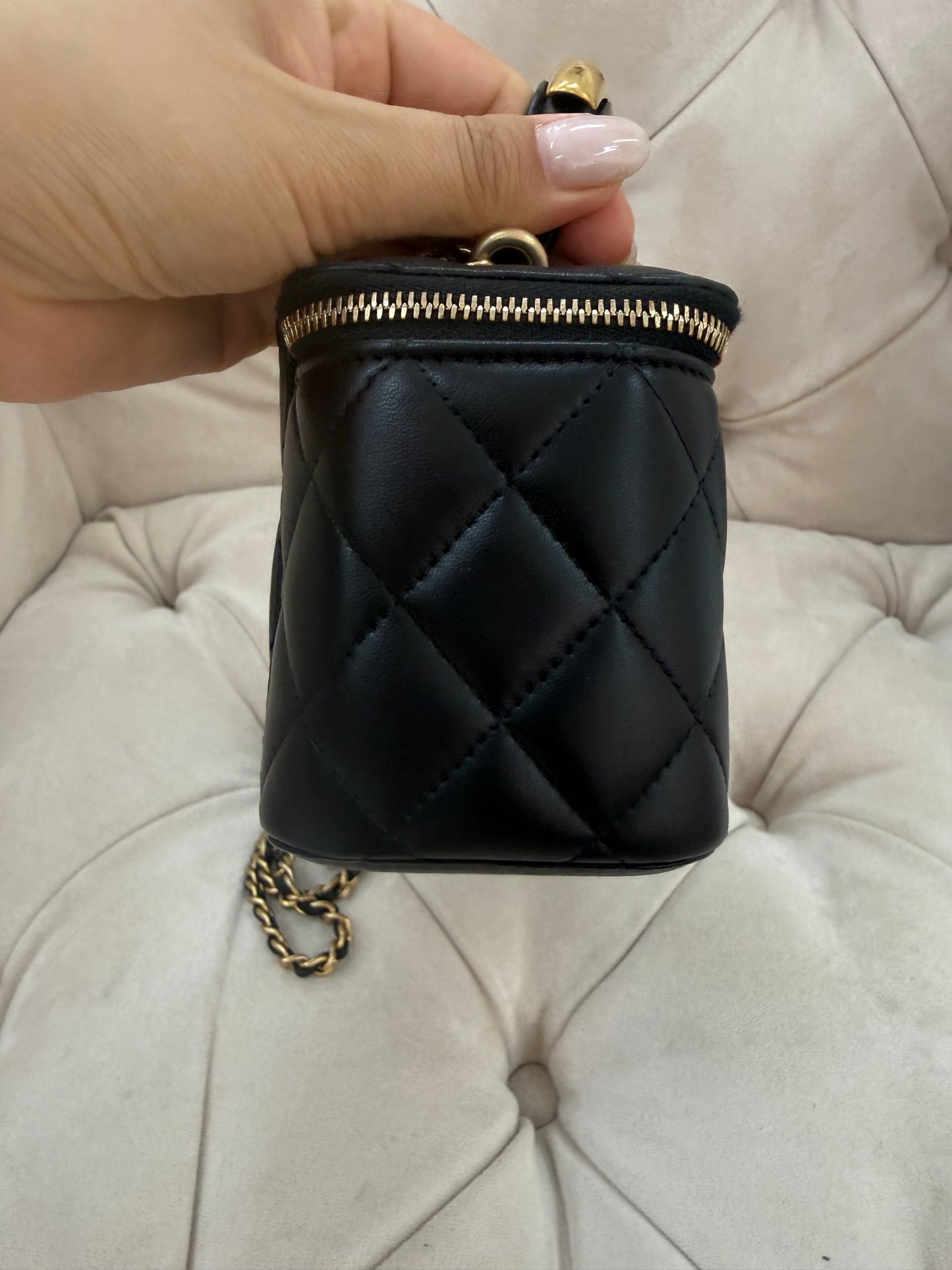 Chanel 22B Vanity case with top handle