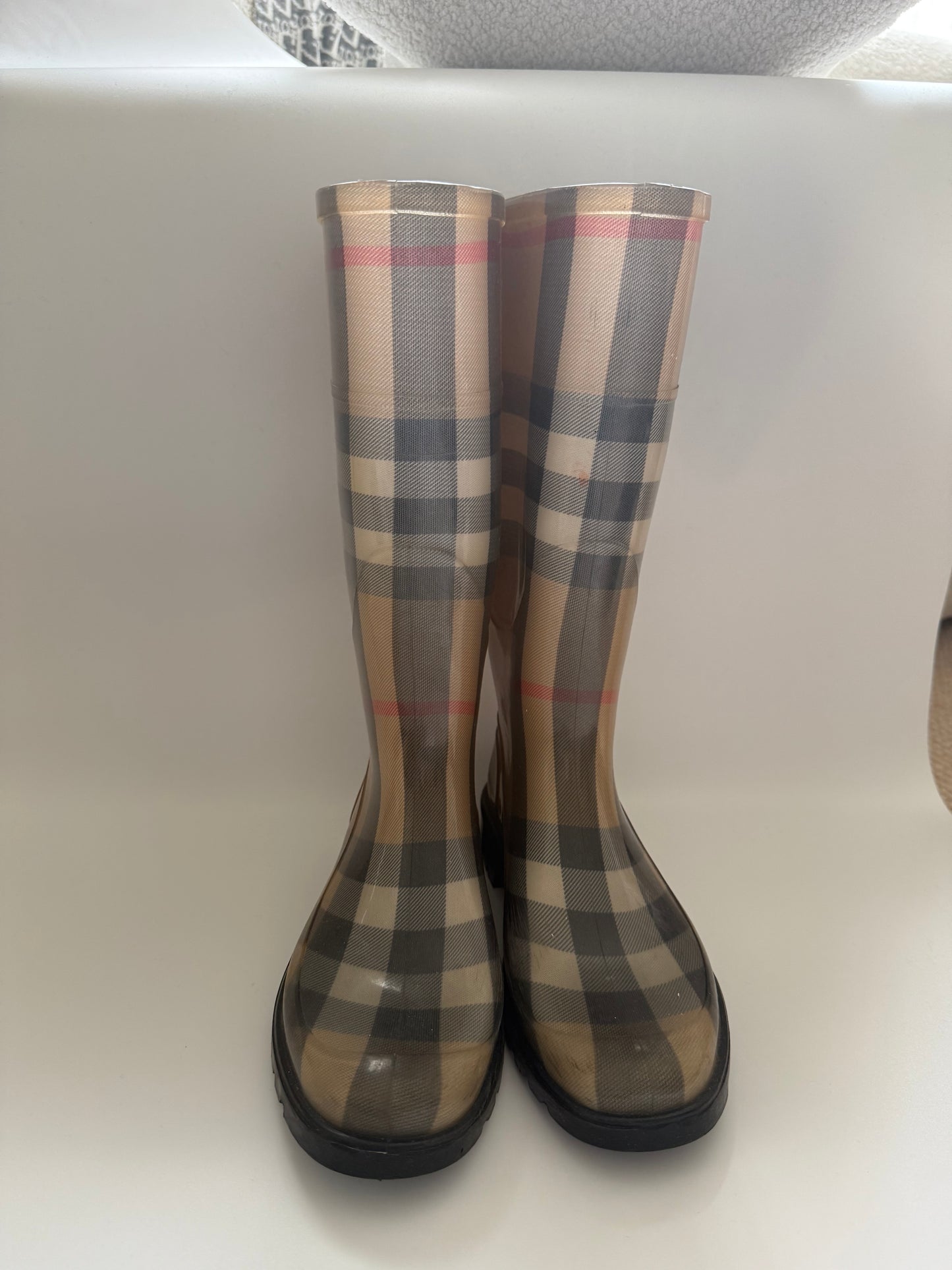 Burberry boots size 37