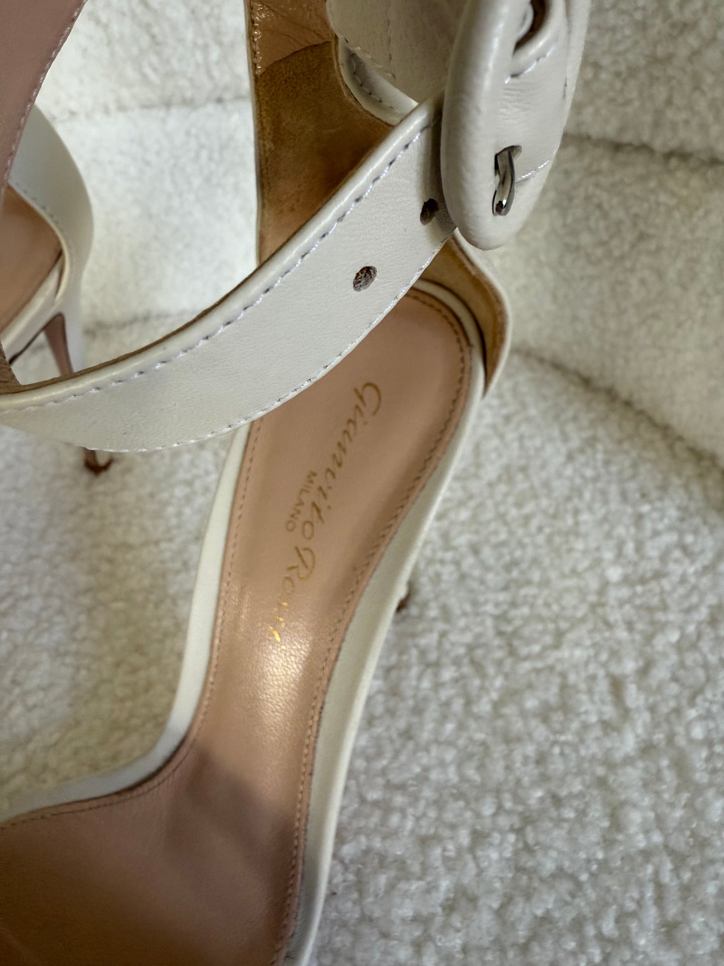 Gianvito Rossi size 37