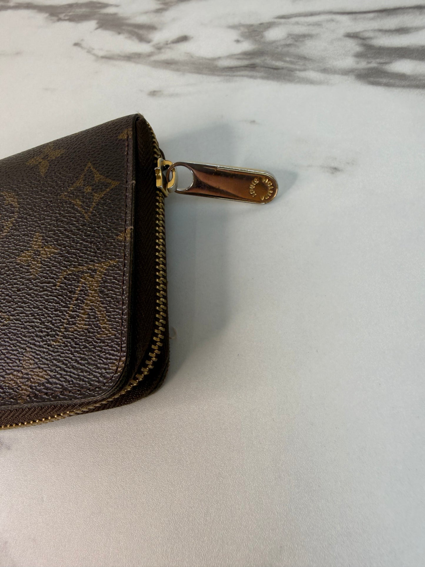 Louis Vuitton Zippy wallet in Monogram canvas