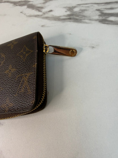 Louis Vuitton Zippy wallet in Monogram canvas