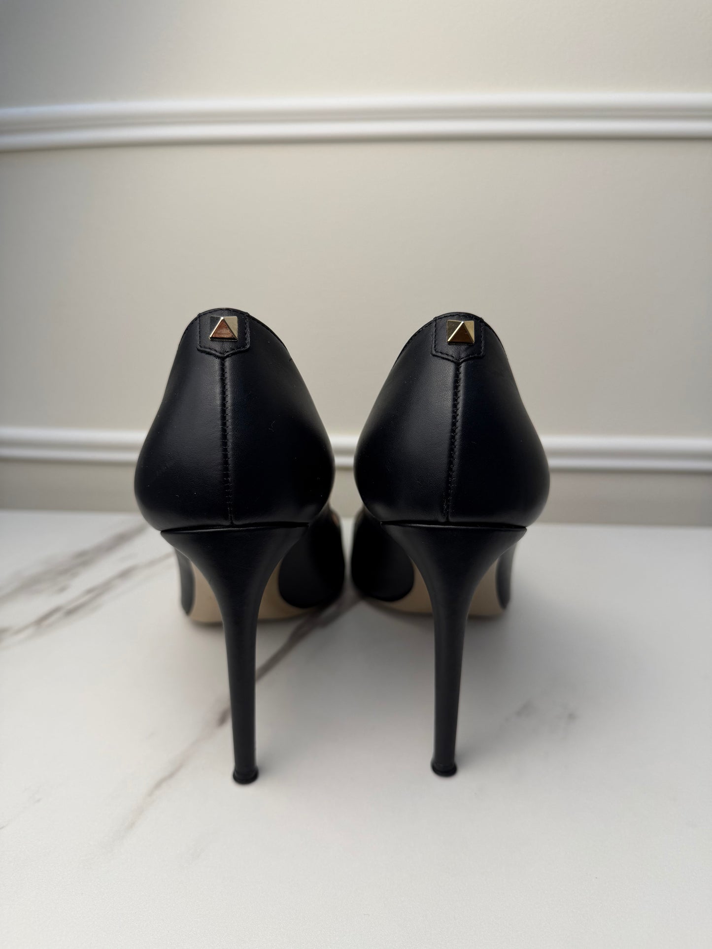 Valentino Rockstud Pumps, Size 39