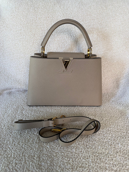 Louis Vuitton Capucines PM beige/Galet colour