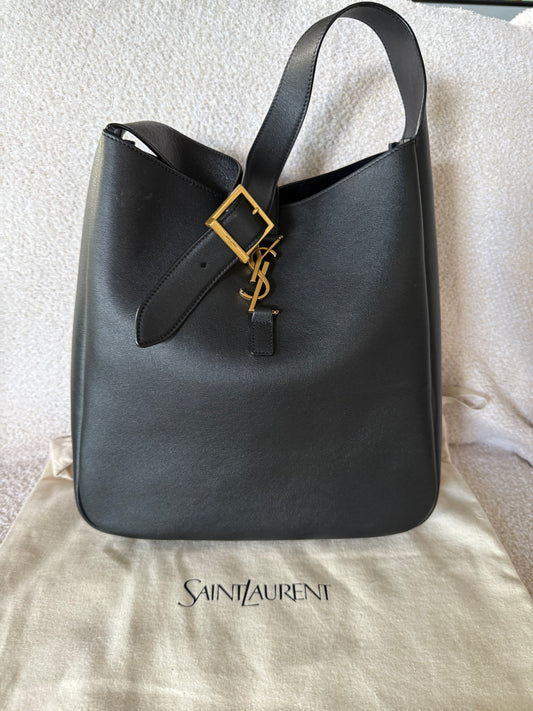 Saint Laurent Le 5 à 7 Supple large leather shoulder bag