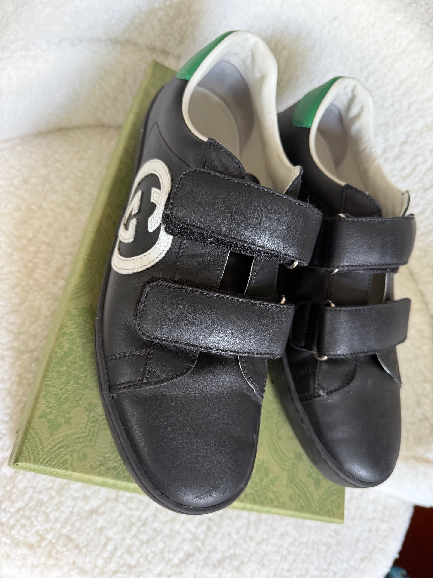 Gucci sneakers size 37
