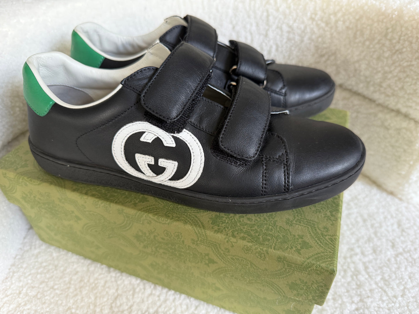 Gucci sneakers size 37