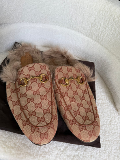 Gucci Sandals size 8.5