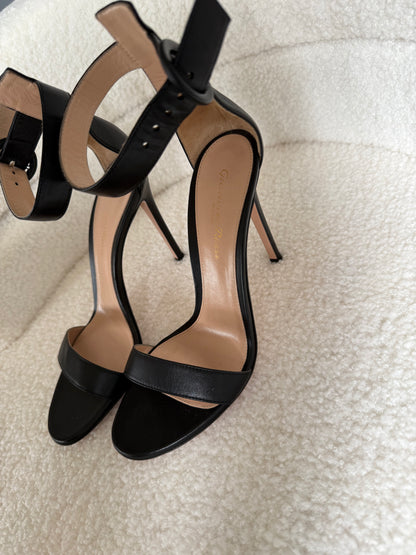 Gianvito Rossi size 37