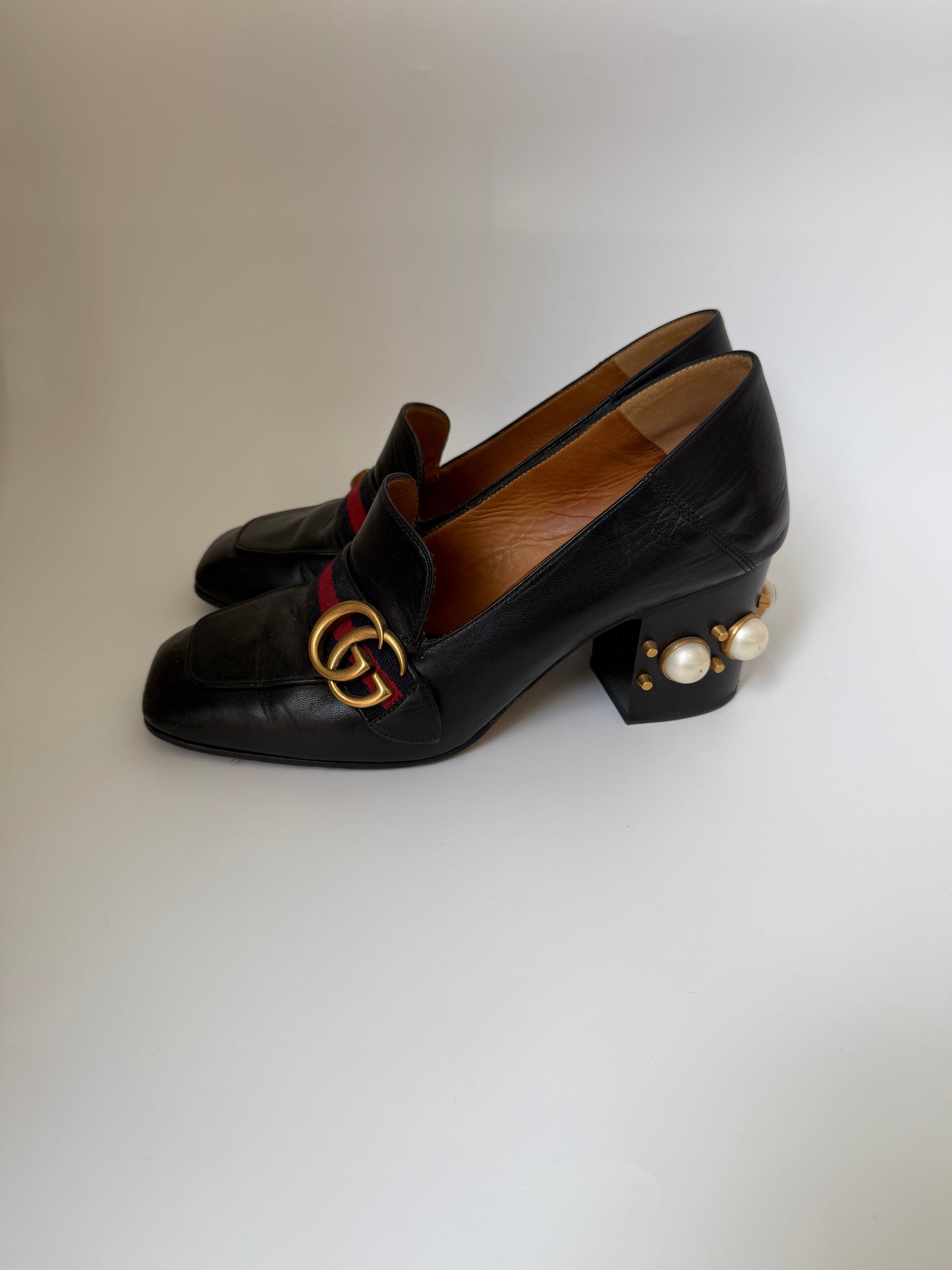 Gucci pearl Marmont pumps size 38.5